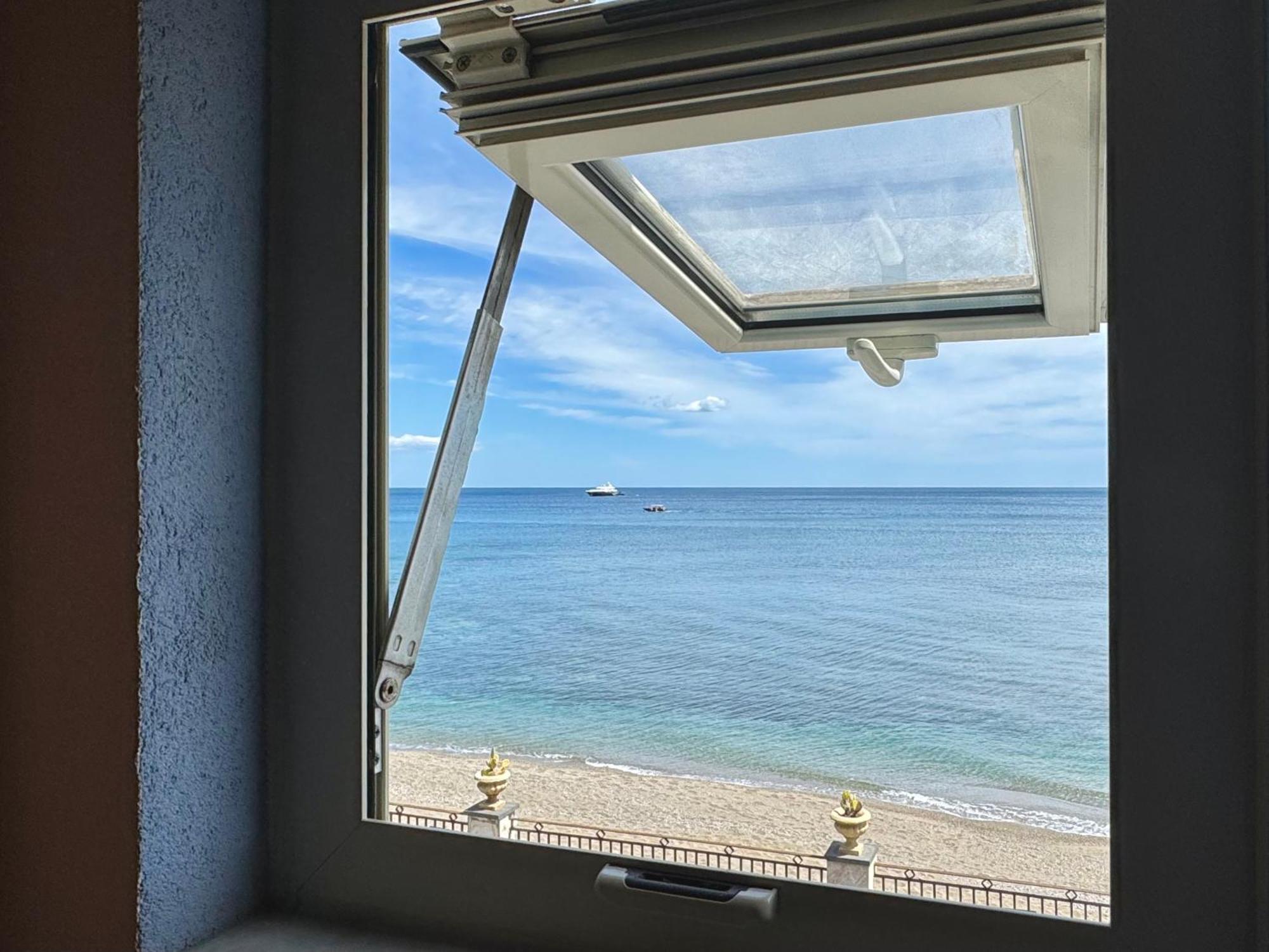 Maremare Apartments Giardini Naxos Luaran gambar